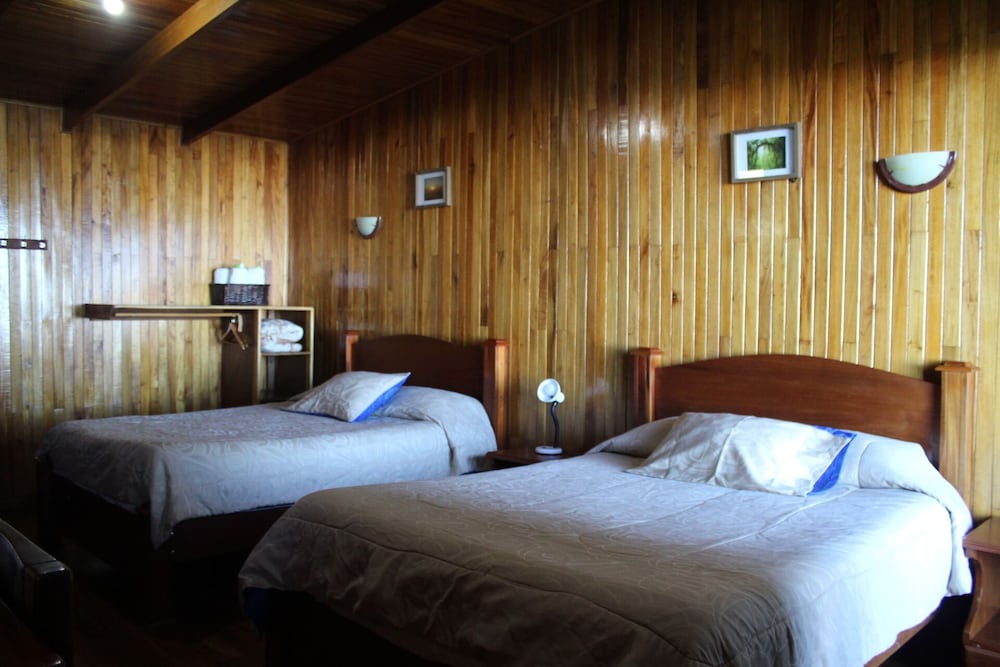 Deluxe Room, 2 Double Beds, 2 Bathrooms, Sea View photo 2