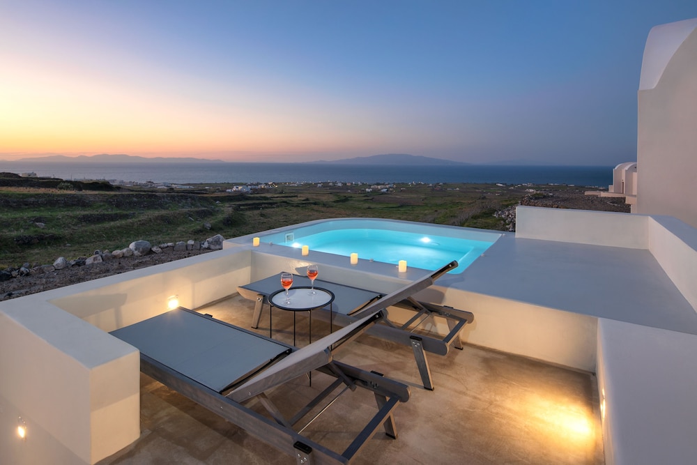 Superior Suite Two Bedrooms Sea View with Plunge Pool - Photo 13