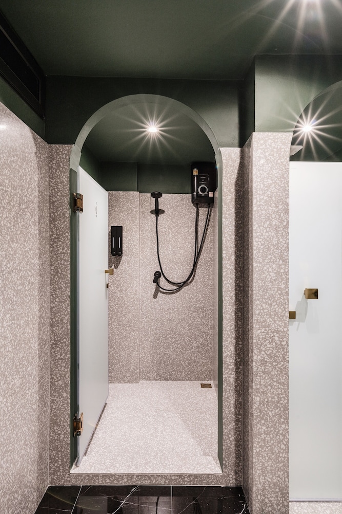 Standard Shared Dormitory, Mixed Dorm, Shared Bathroom photo 3