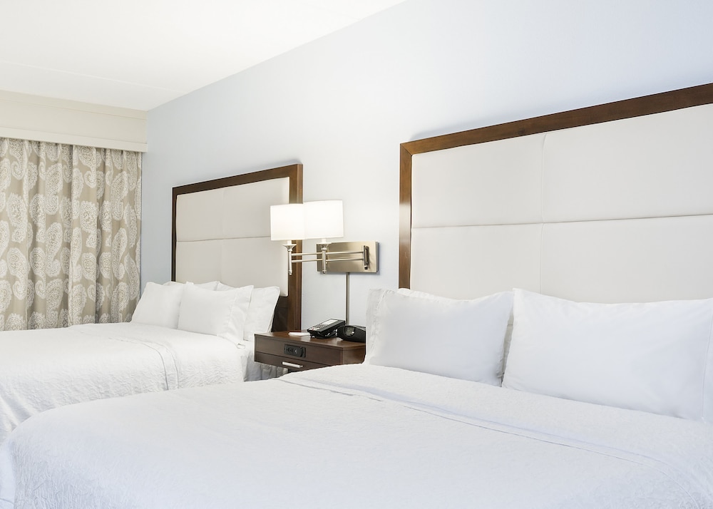 Standard Room, 2 Queen Beds photo 2