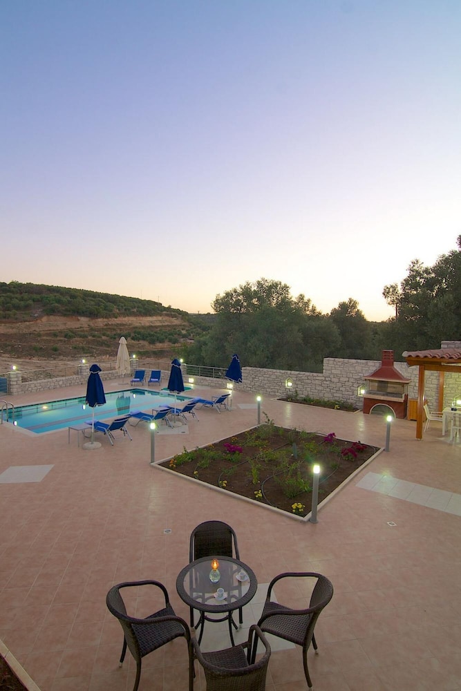 Villa photo 3