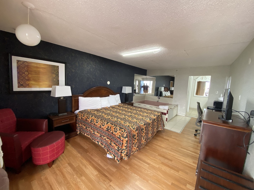 Standard Room, 1 King Bed, Hot Tub