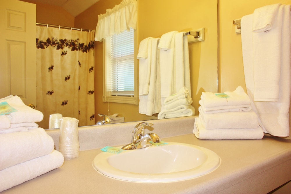 Townhome, 2 Bedrooms, Non Smoking, 2 Bathrooms photo 3