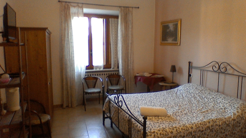 Economy Quadruple Room, Accessible photo 1