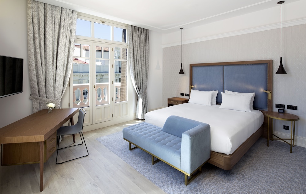 Superior Room, 1 King Bed, Terrace