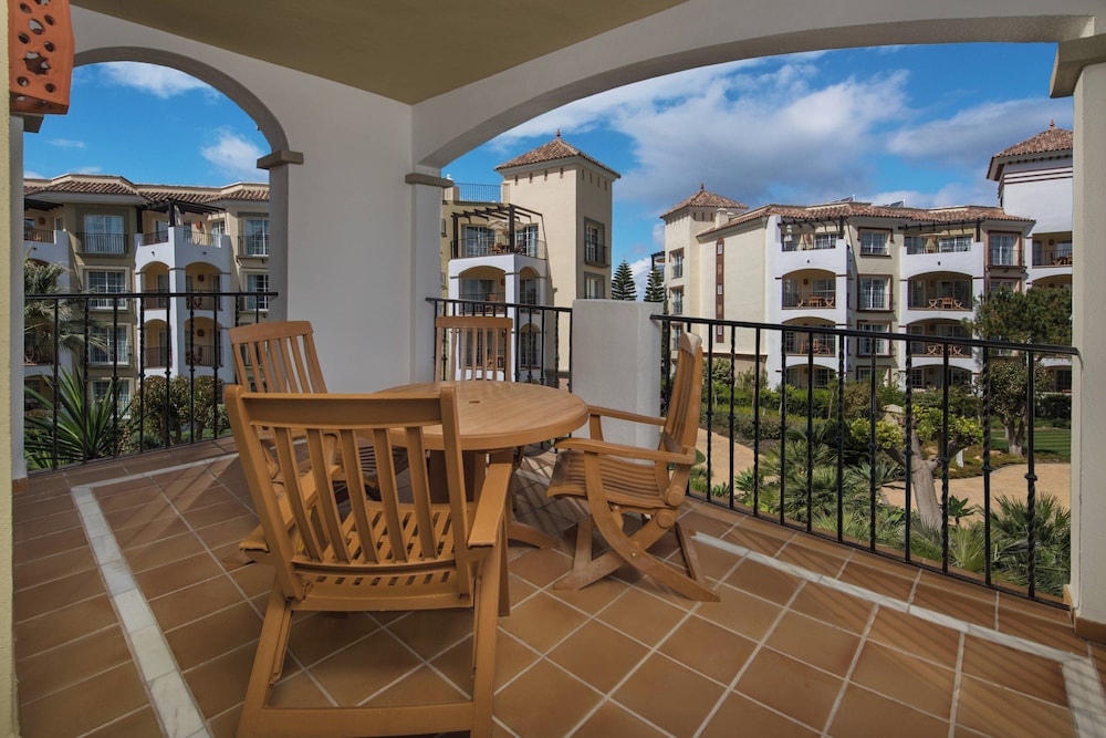Apartment, 3 Bedrooms, Garden View (Balcony) - Photo 2