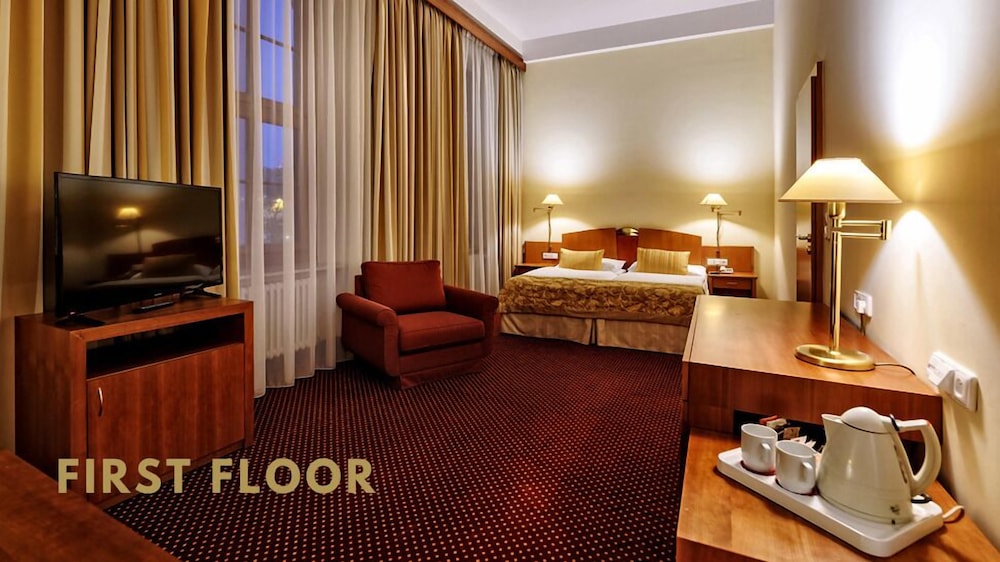 Executive Double Room, Bathtub - Photo 4