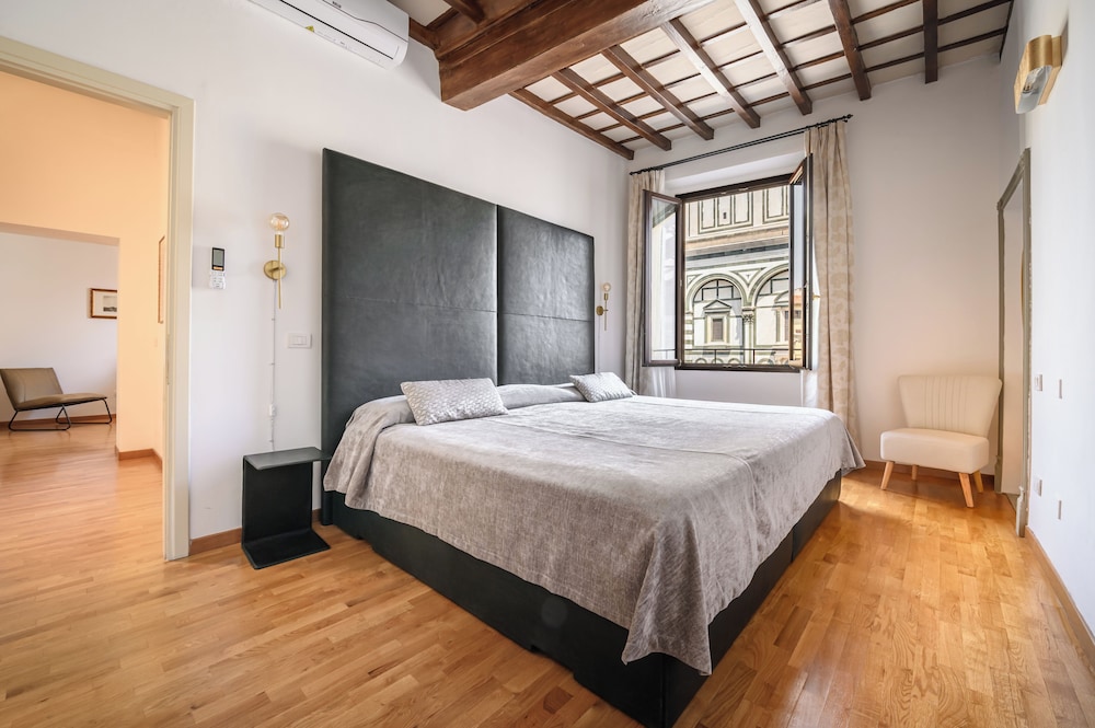 Deluxe Suite (Duomo View)