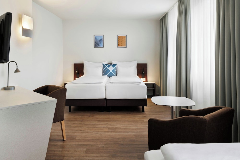 Triple Room, 3 Twin Beds, City View
