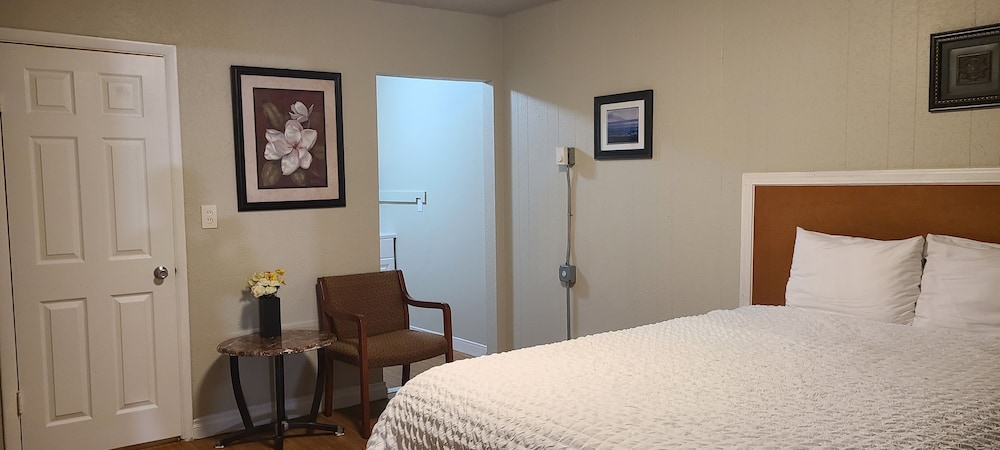 Standard Room photo 2