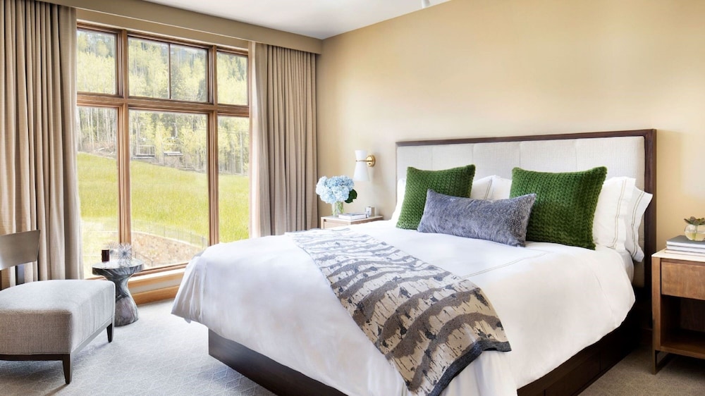 Pinnacle One Bedroom plus Den Residence - Photo 4