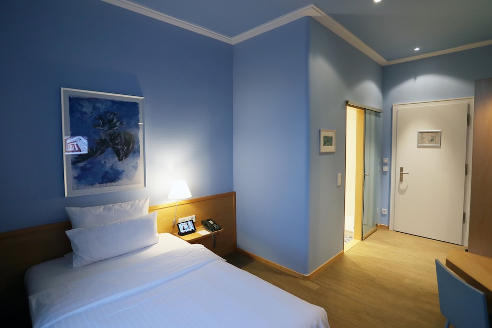 Cosy single room