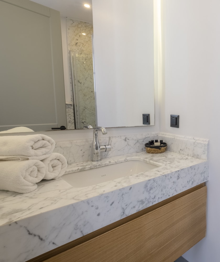 Standard Double Room - Photo 6