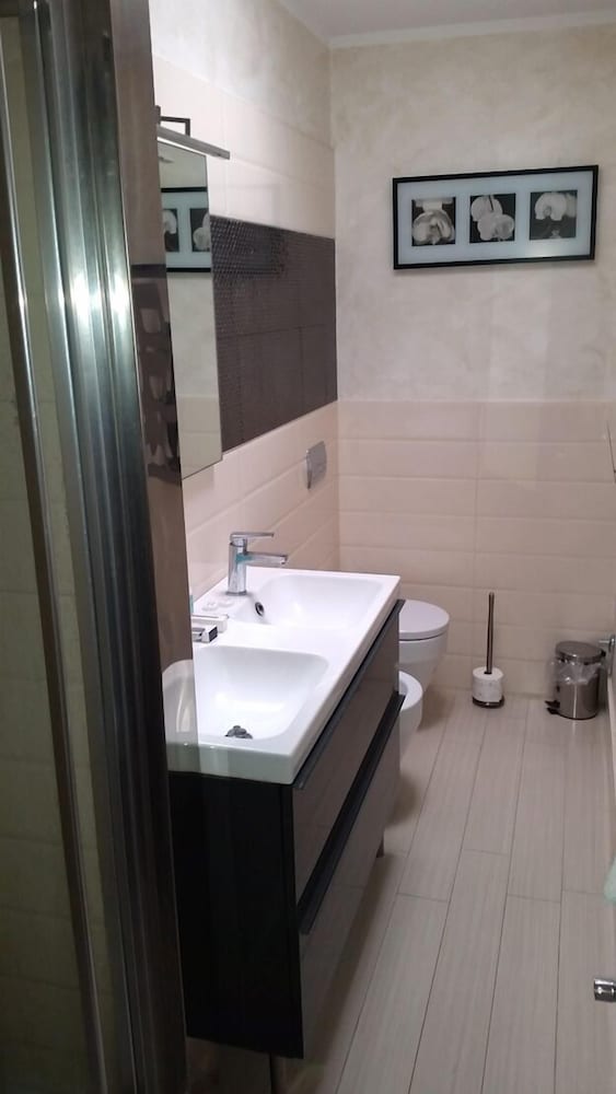 Penthouse, 2 Bedrooms, Terrace, Lake View - Photo 35