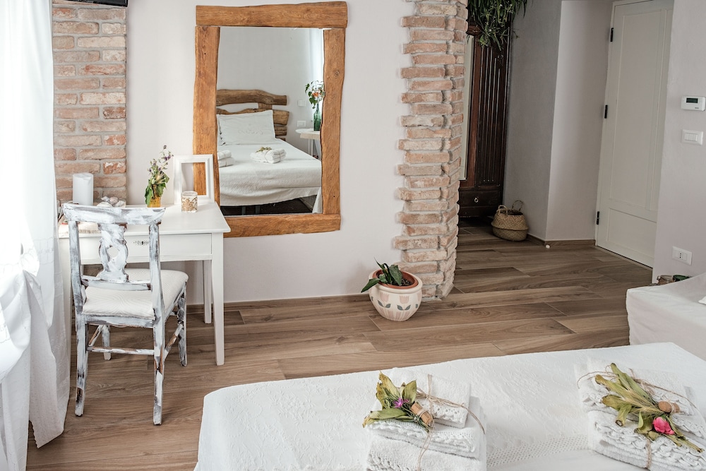Deluxe Double Room, 1 Bedroom, Garden Area photo 2