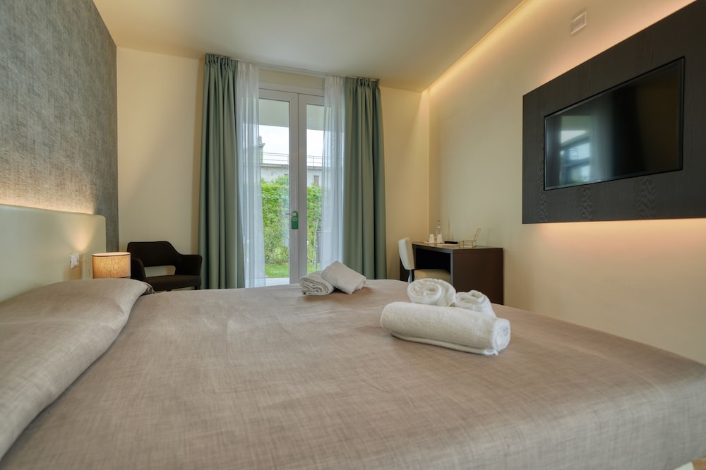 Double Room, Patio, Annex Building photo 3