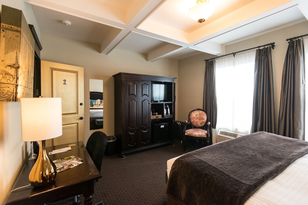 202 LaCamas Suite photo 3