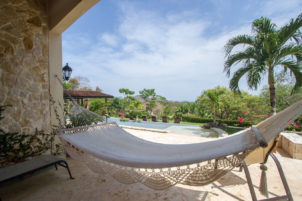 Luxury Villa photo 2
