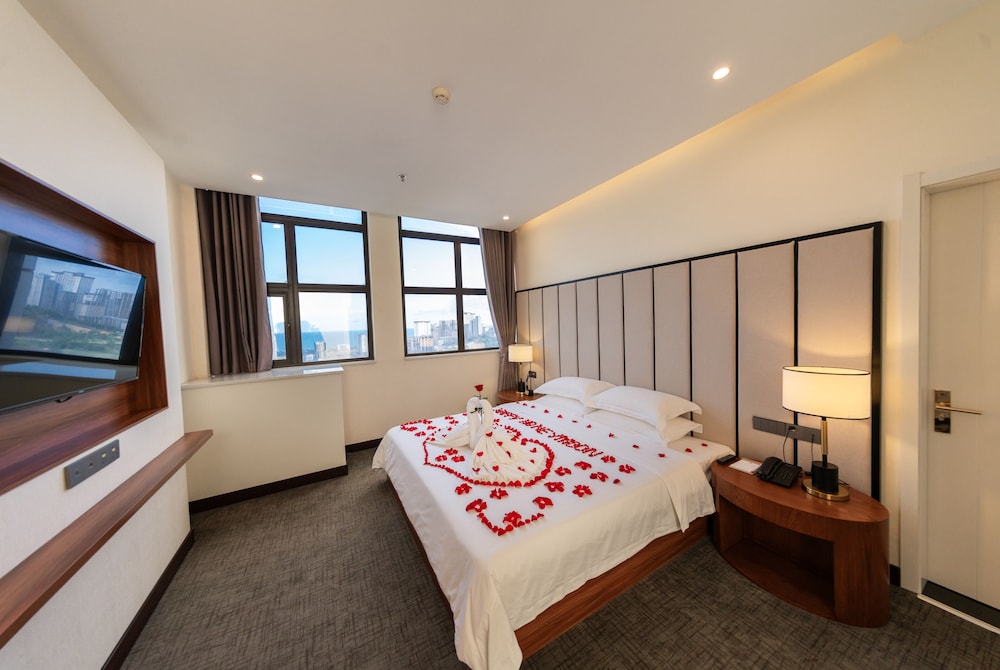 Executive Suite, 1 Bedroom - Photo 2