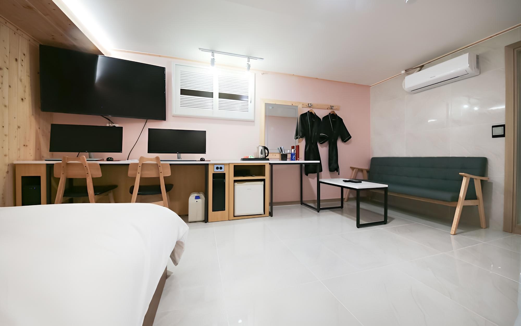 Room (Special Room 2 PC (All OTT Service Av) - Photo 4