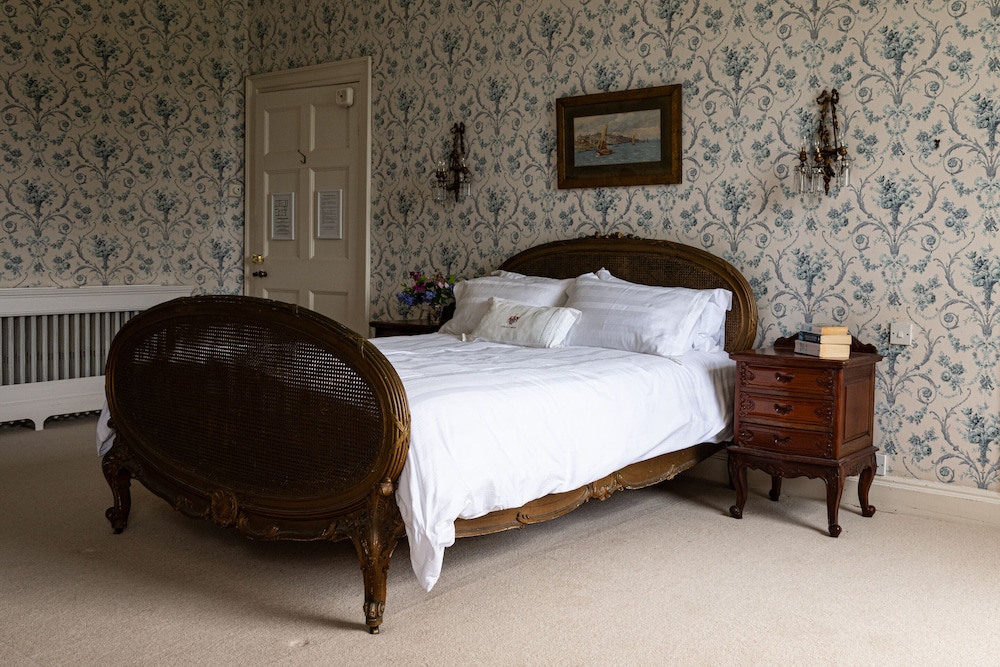 Superior Double Room, Ensuite, Mountain View (Main House) photo 1