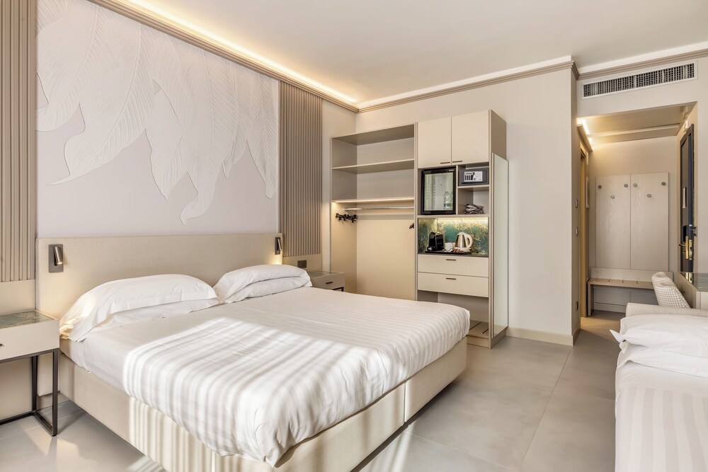 Exclusive Quadruple Room - Photo 2
