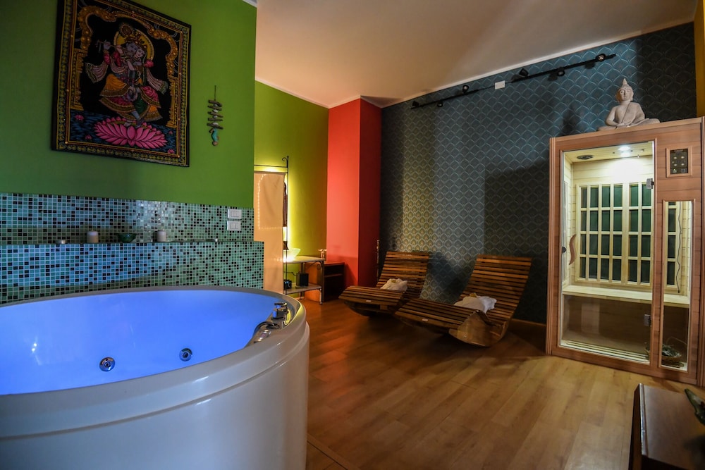Luxury Suite photo 2