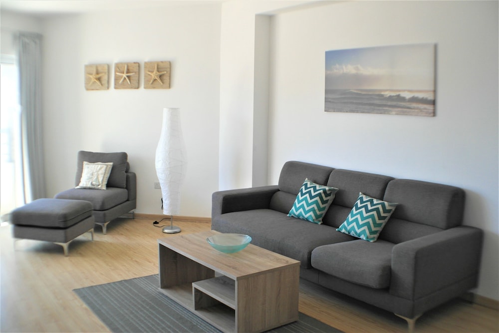 Deluxe Apartment, 2 Bedrooms, City View (Azure)