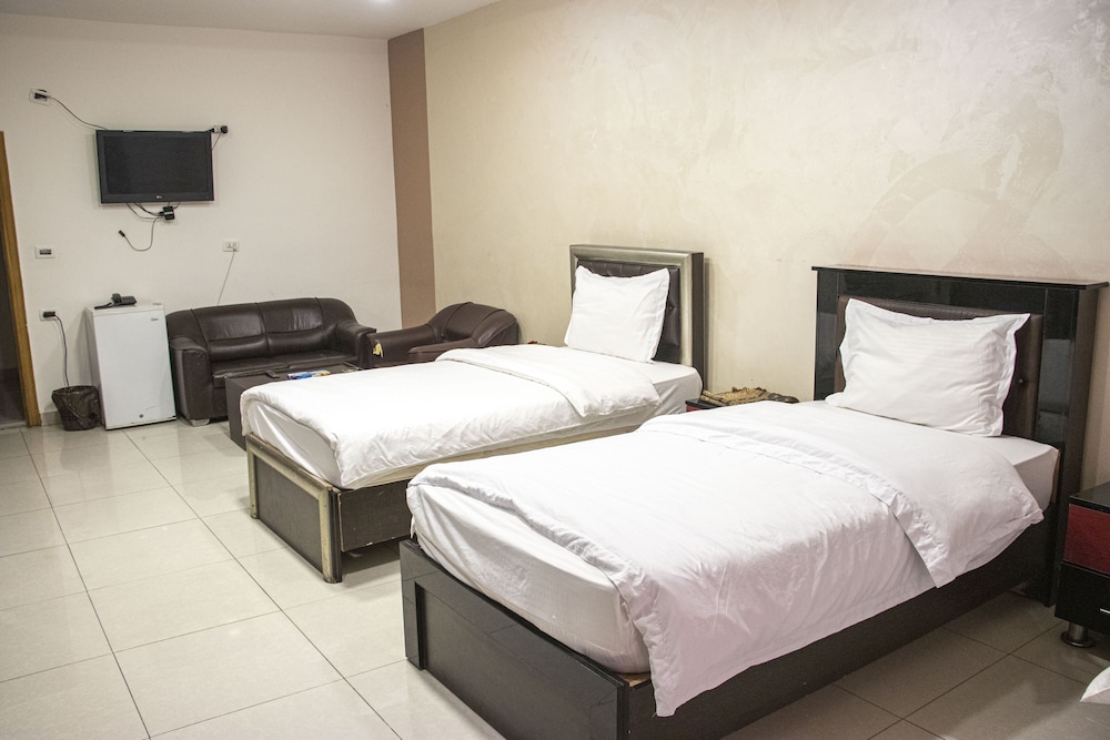 Suite, 2 Bedrooms photo 2