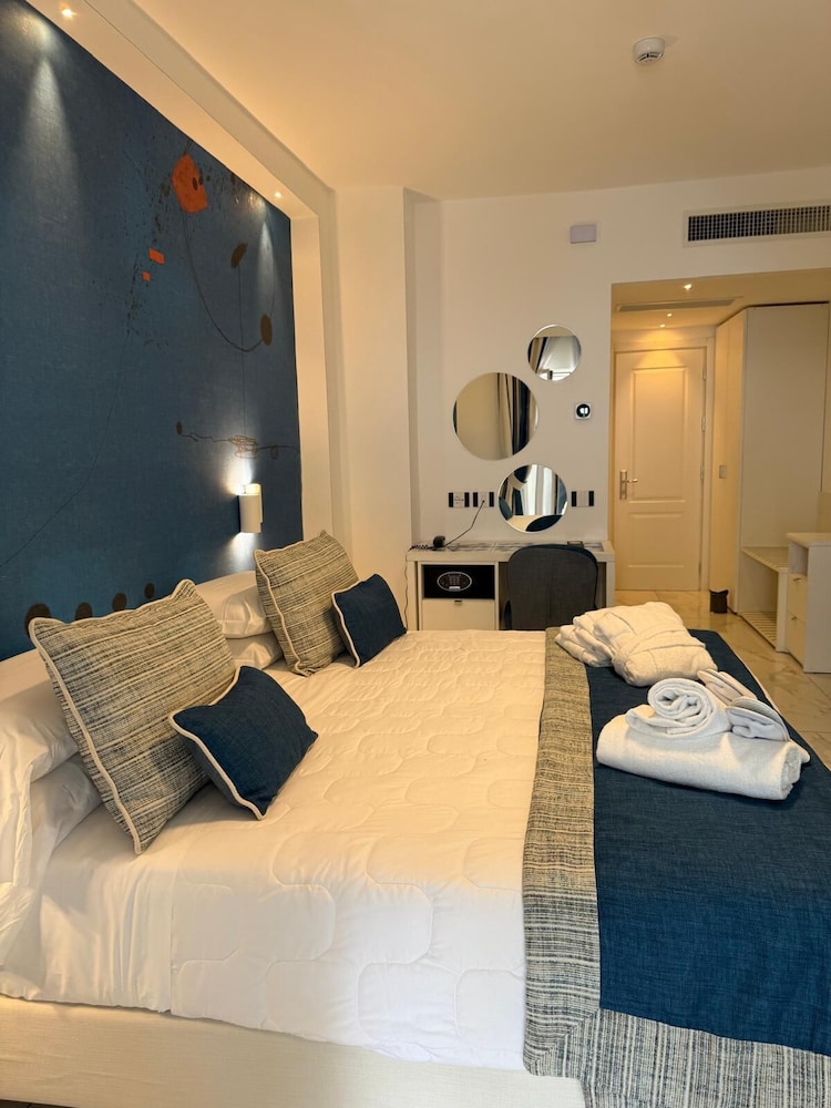 Junior Room - Photo 39