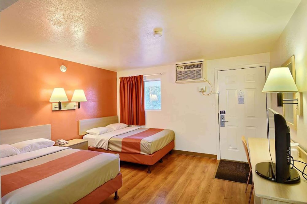 Room, 2 Double Beds, Non Smoking photo 1