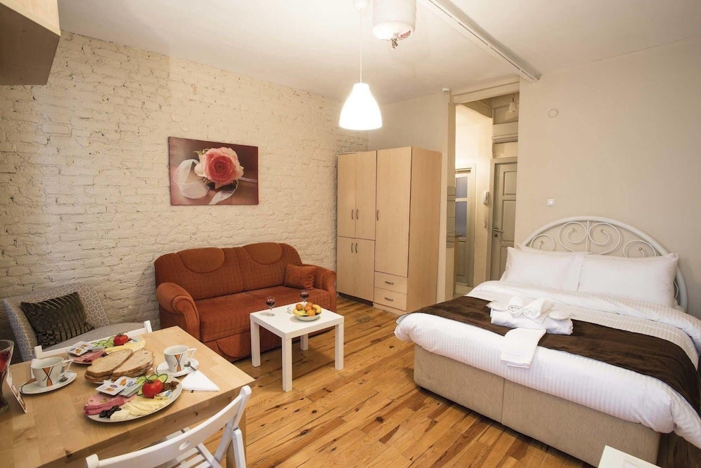 Economy Double Room photo 3