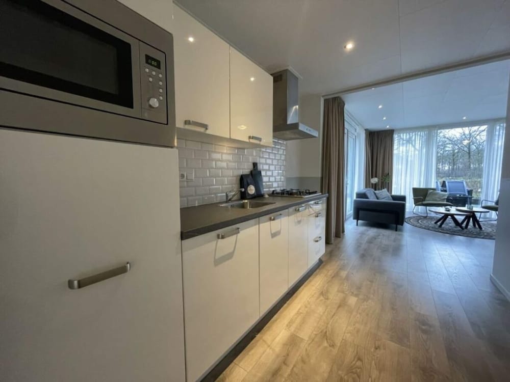 Apartment photo 2