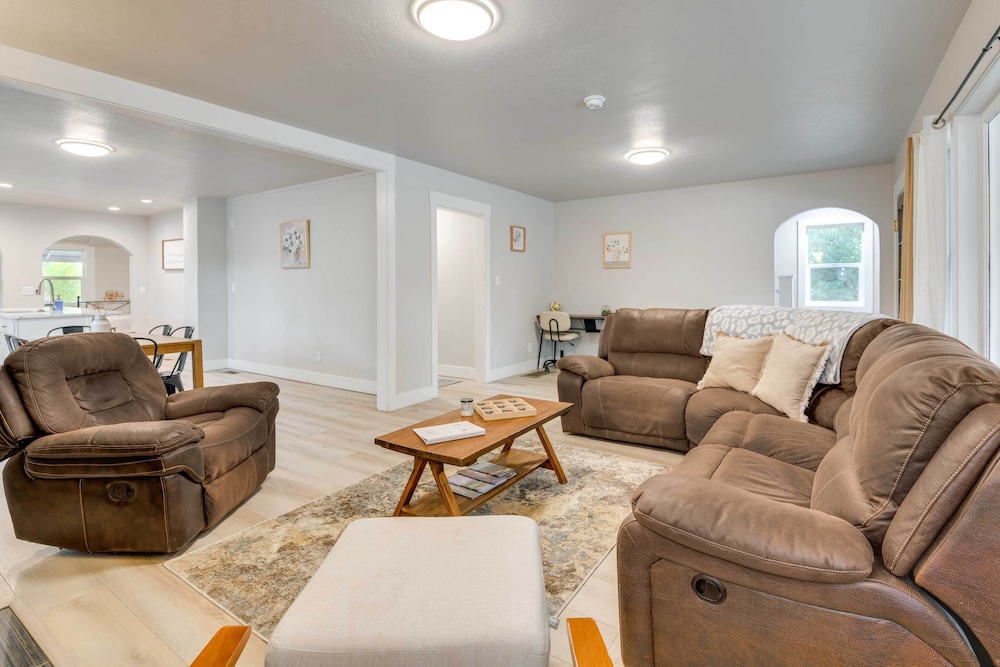 House (4 Bedrooms) photo 2