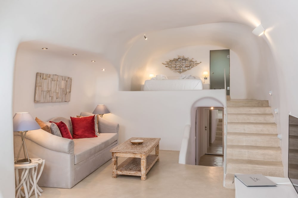 Suite, Private Pool (Master,  Caldera View) - Photo 9