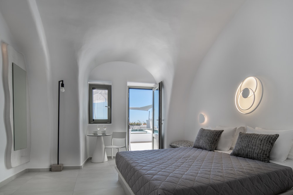 Classic Double Room with Pool View