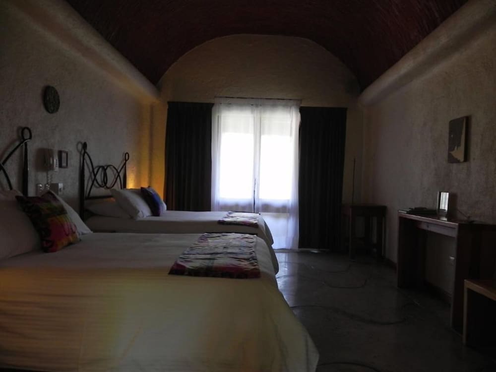 Standard Suite, 2 Double Beds photo 2