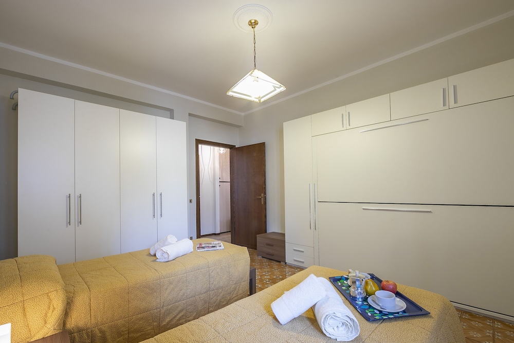 Standard Apartment, 2 Bedrooms (Apartment Cuba 300m From Garda Lake) photo 3