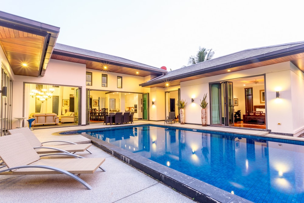 Luxury 4 Bedrooms Private Pool Villa, Garden View photo 2