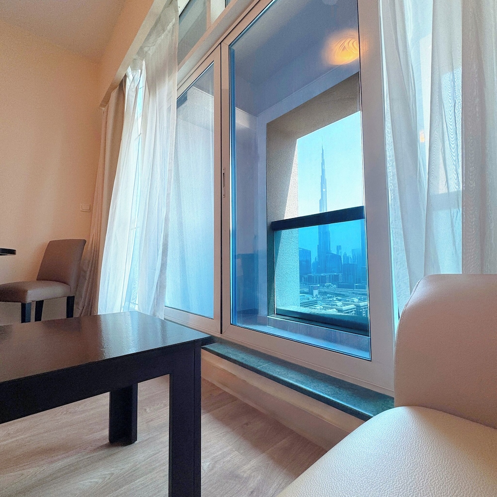 Deluxe King Room with Burj Khalifa View photo 3