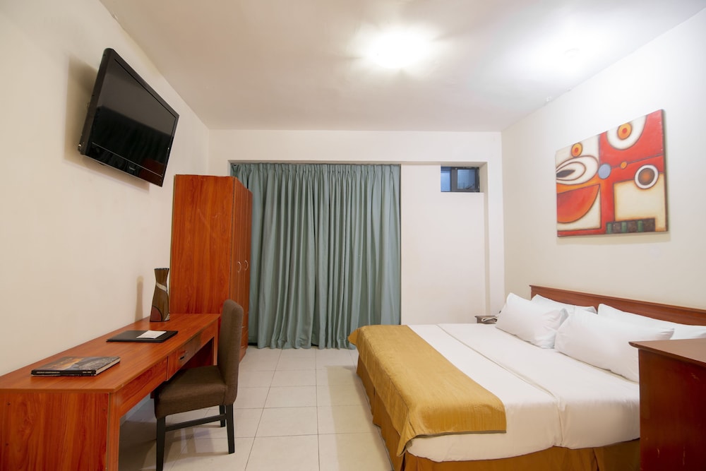 Superior Room, 1 King Bed photo 3