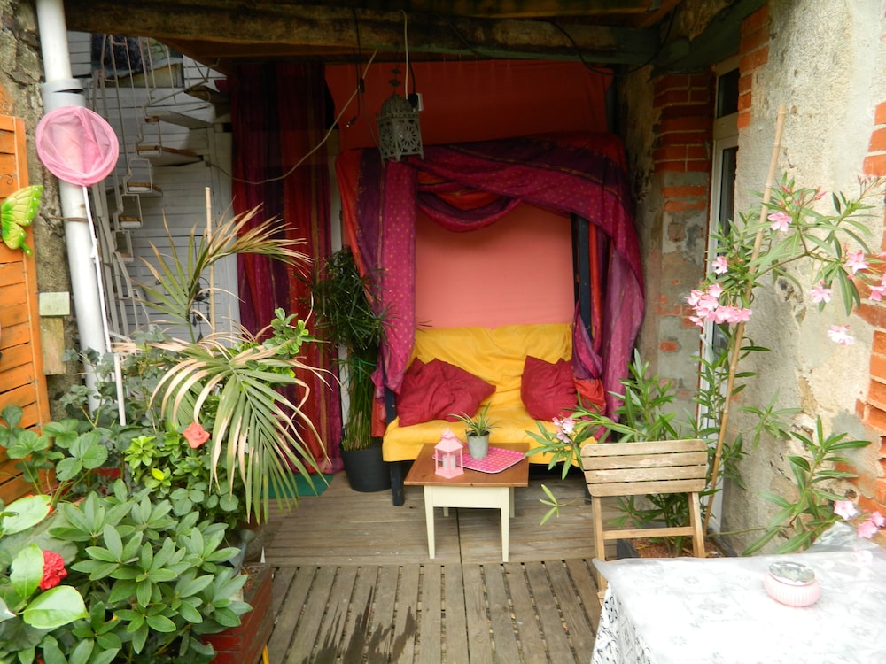 Double Room (Orange) photo 3