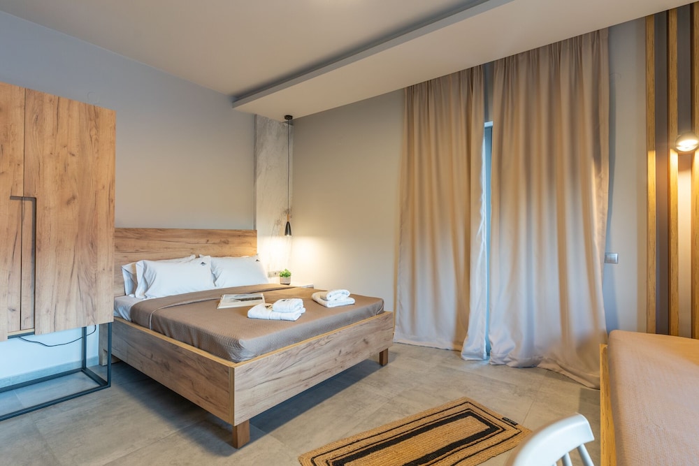 Economy Room