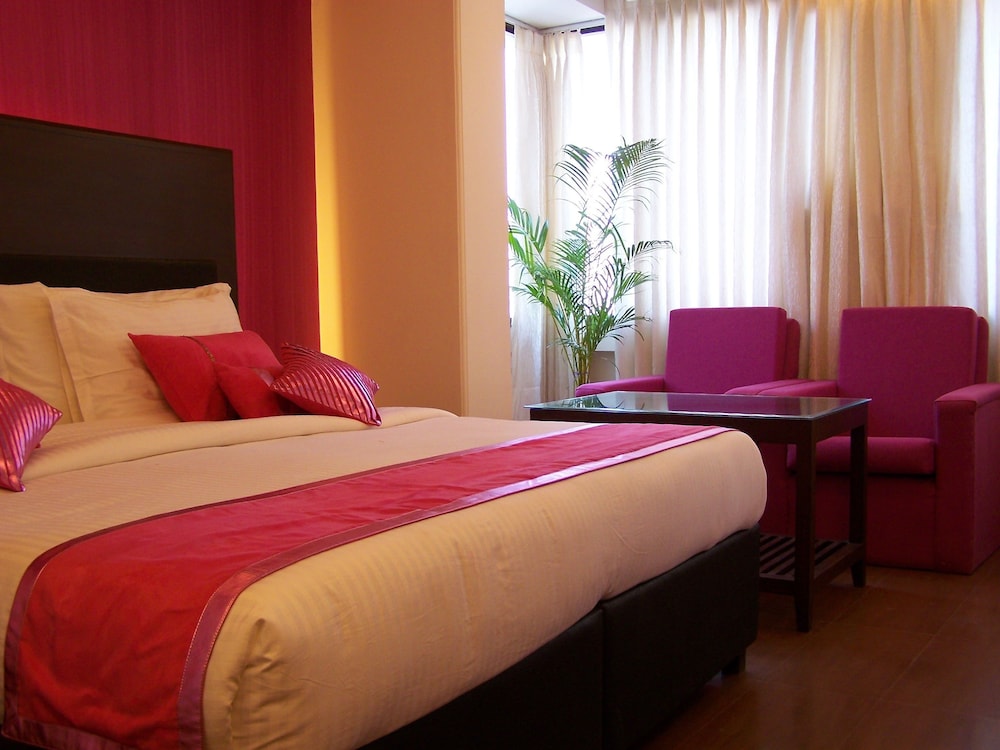 Deluxe Room - Photo 3