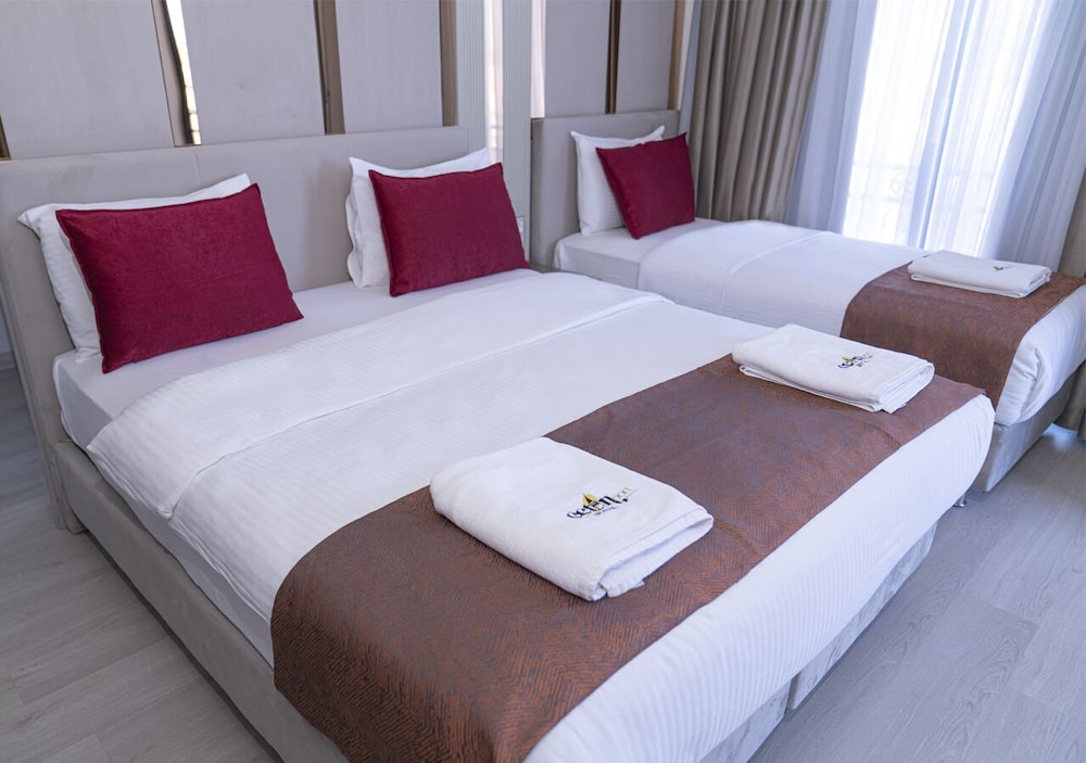 Deluxe Suite photo 1