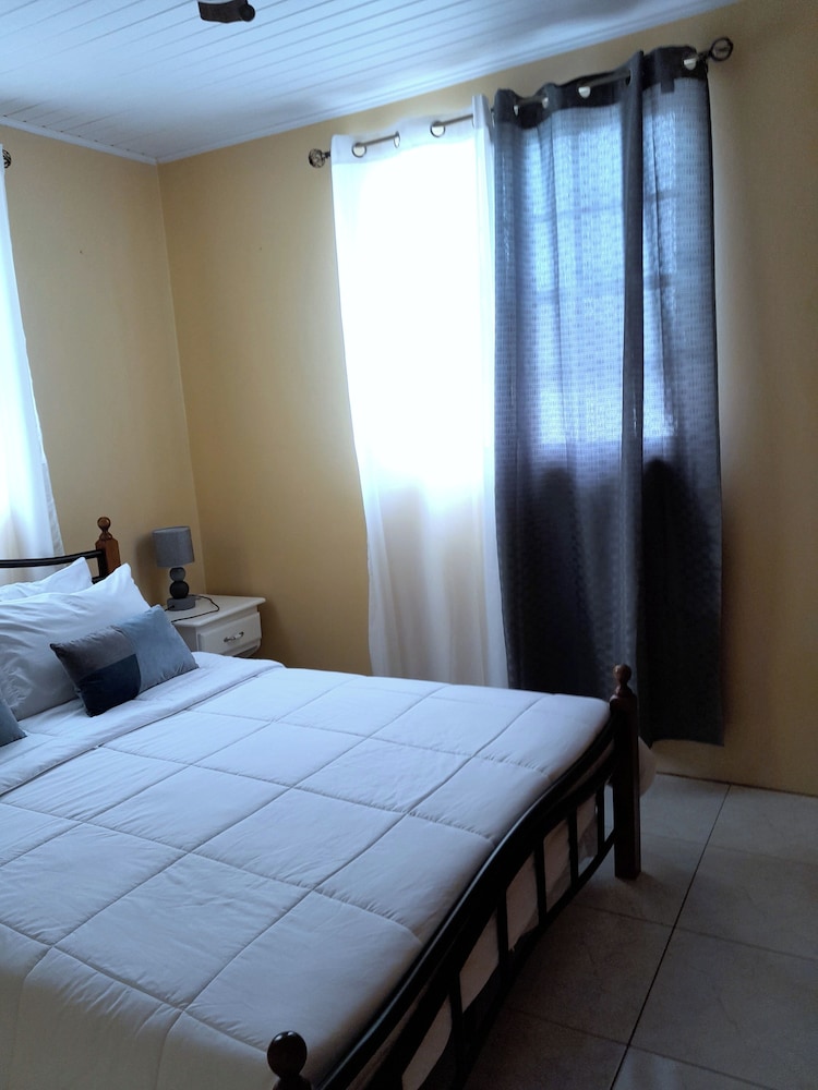 Basic Apartment, Balcony, Sea View photo 2