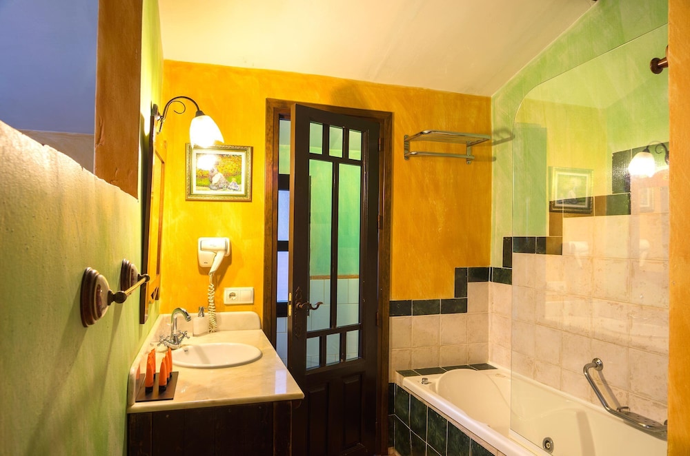Basic Double Room - Photo 3