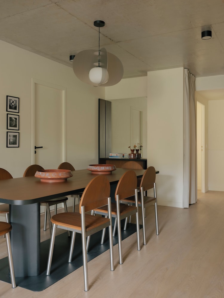 Three-Bedroom Apartment with Balcony photo 2