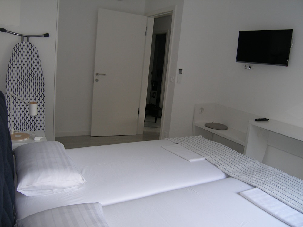 Deluxe Apartment, 1 bedroom, 1 living room photo 2
