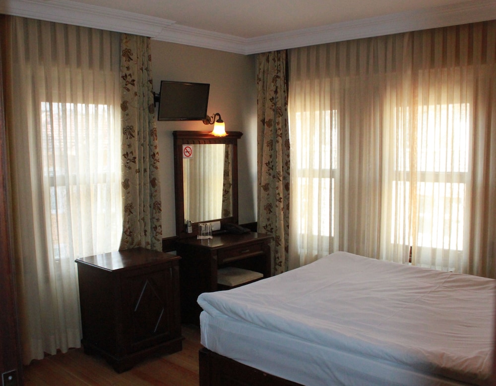Standard Double Room Single Use, City View photo 3